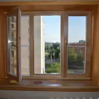 Установка под ключ деревянного окна из лиственницы в Москве от компании «Лучшие окна»